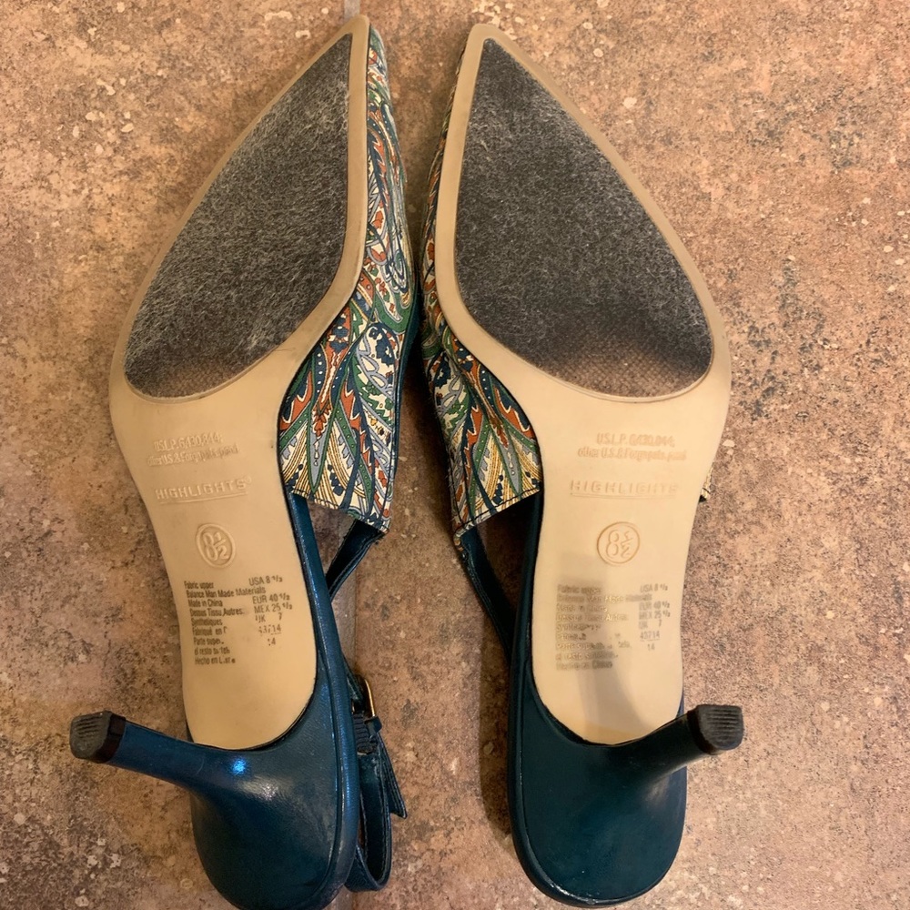 Heels - Picture 4 of 4